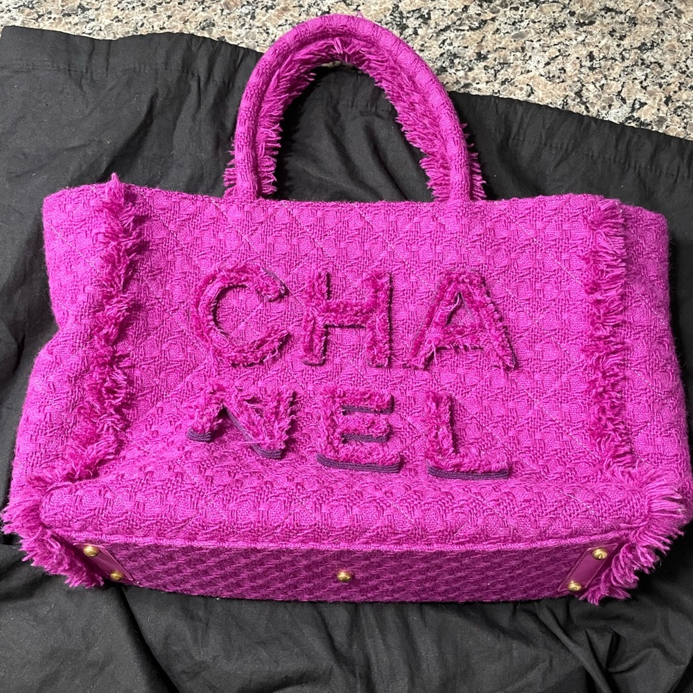 Chanel Tweed Wool Large Zipped Shopping Tote FW 2019 (AUTHENTICATED)